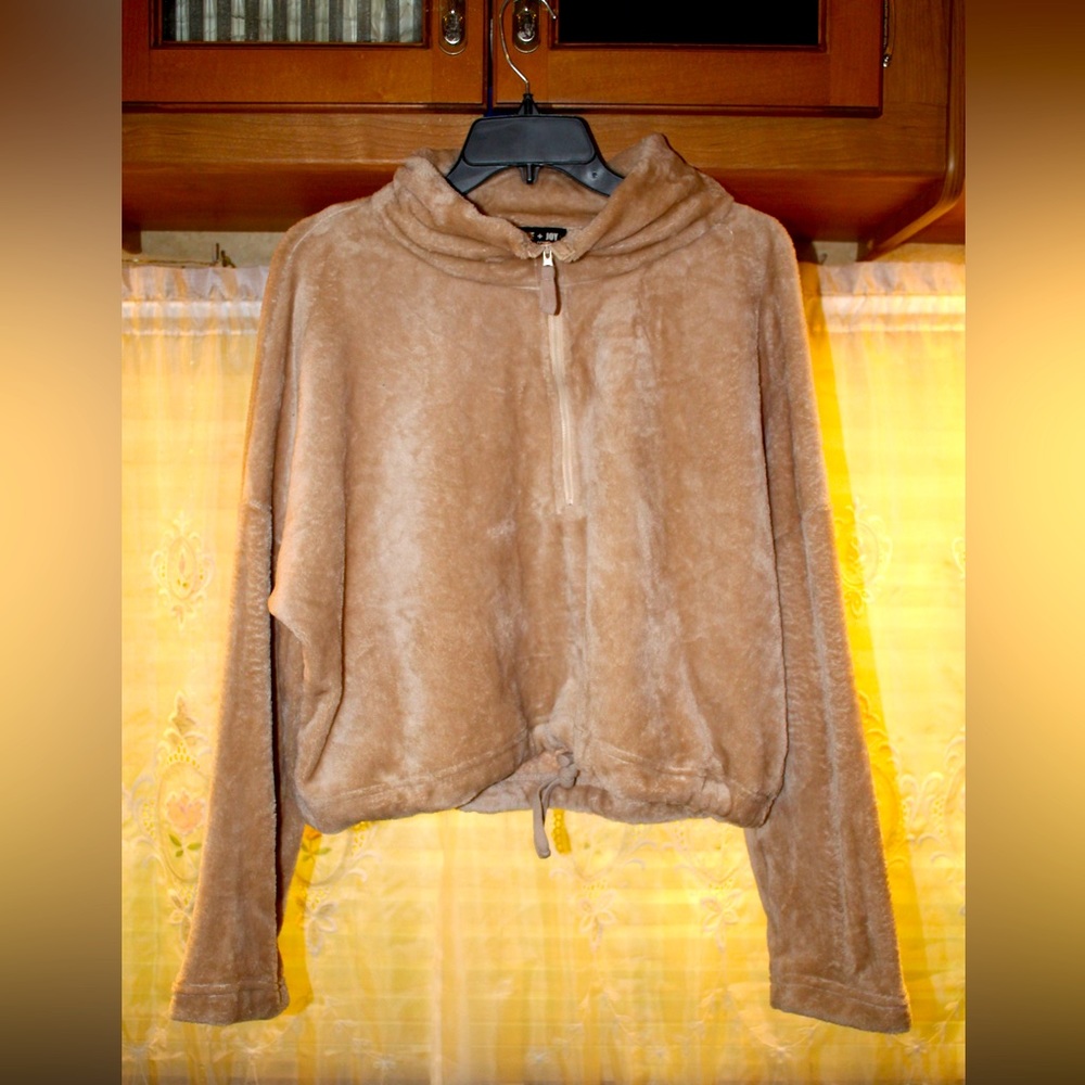 Women's sweater. Size XL